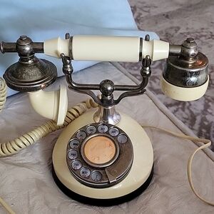 Vintage Cream Rotary Telephone